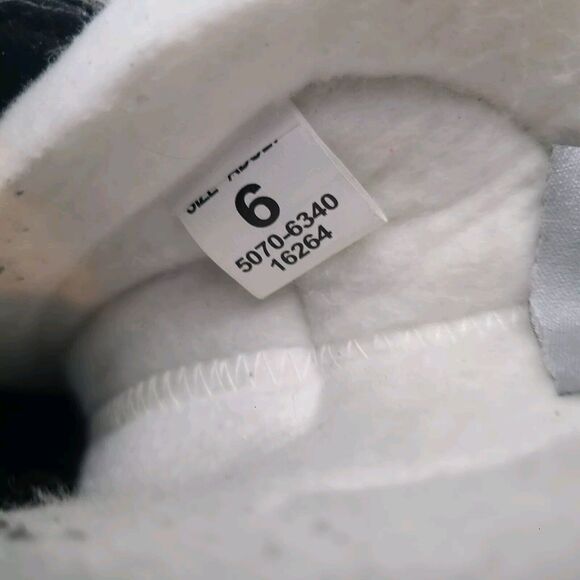 Youth Inline Roller Hockey Skates. Tour Code 5 XT Eviction Youth Size 6 - Picture 14 of 14